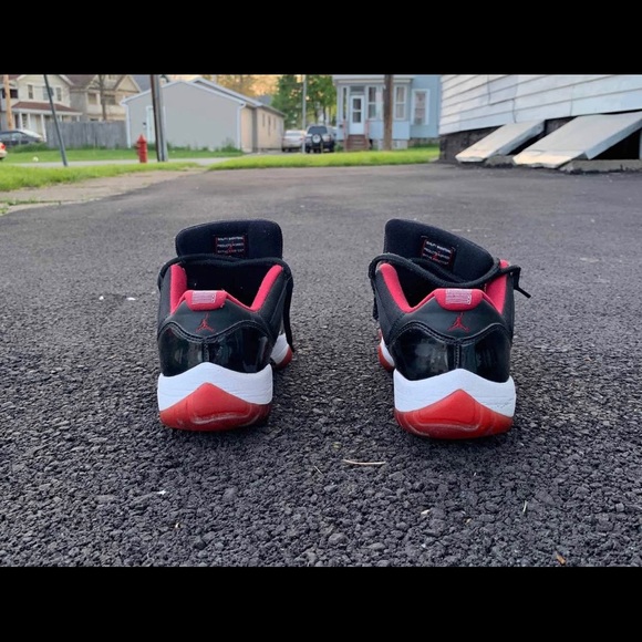Jordan 11 Bred Lows (SIZE 9) - Picture 4 of 6